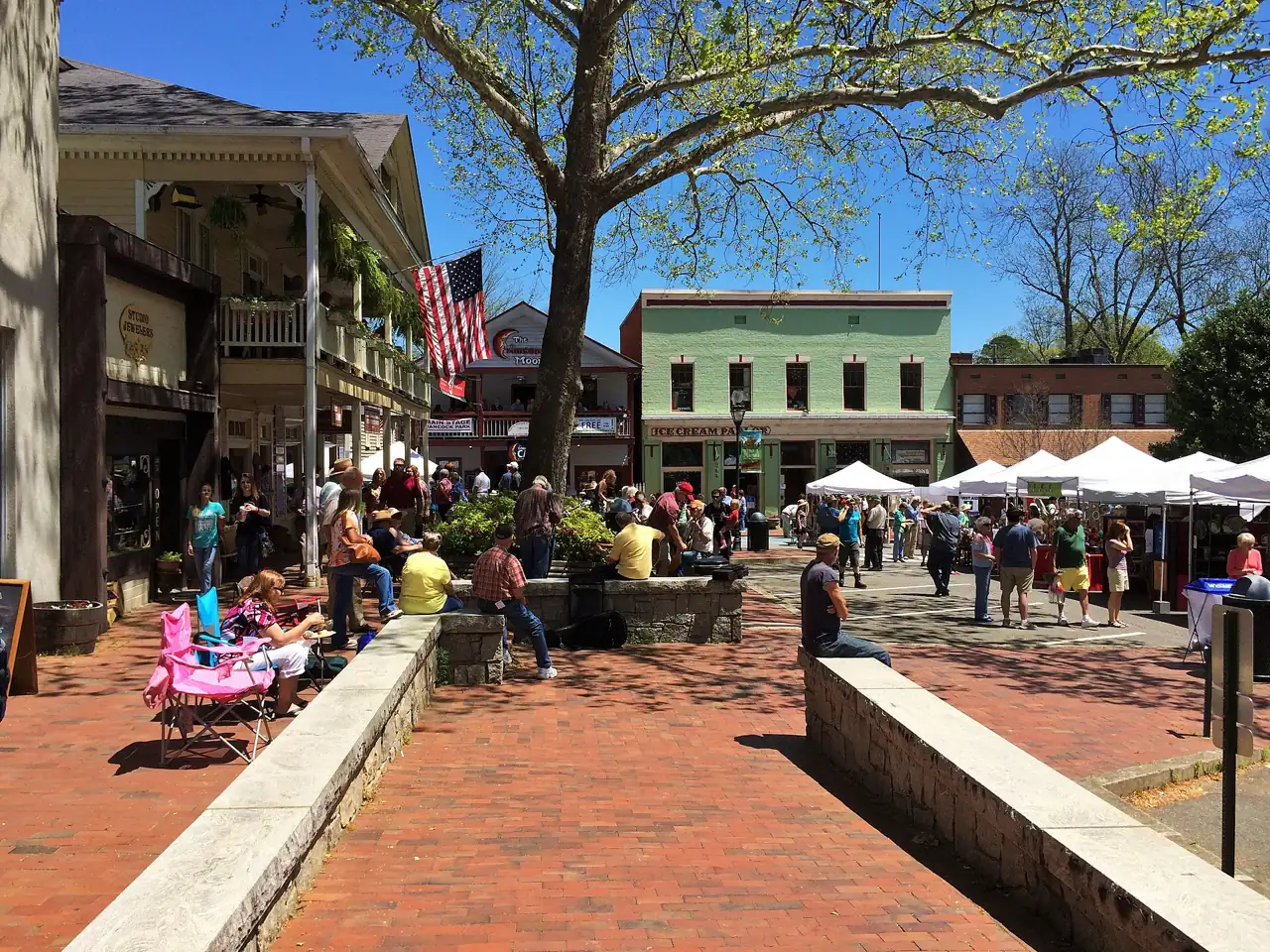 What Are the Biggest Fall Events in Dahlonega in 2026?